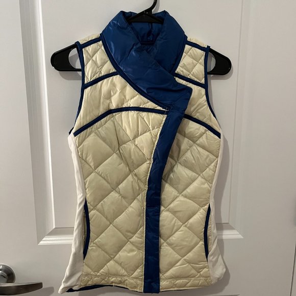 Asymmetric Reversible Quilted Lululemon Down Vest Size 4 - Picture 3 of 4